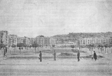 2036 Πλατεία Δικαστηρίων (σημ. πλατεία Αρχαίας Αγοράς), το 1938-1939, 1
